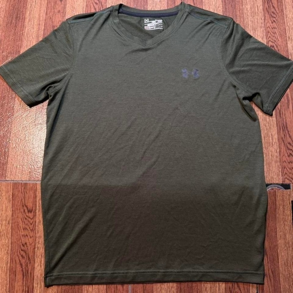 Under Armour Green Heat Tech Retro Sportswear‎ Running Train V Shirt